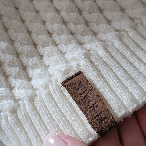 FURTALK CONVERTIBLE POM POM BEANIE - Picture 3 of 6